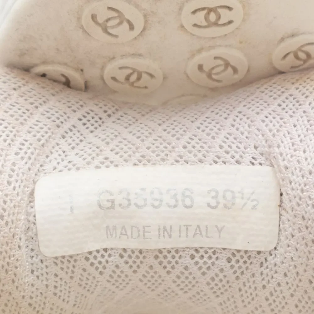 $1K CHANEL 2020 White Sequin Leather CC Low-Top Sneakers Trainers 39.5 US 9.5